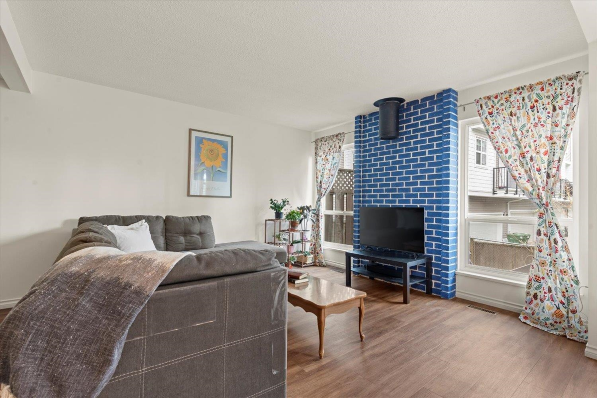 Breakfast Nook Photo of 2 33951 Marshall Road, Abbotsford, BC