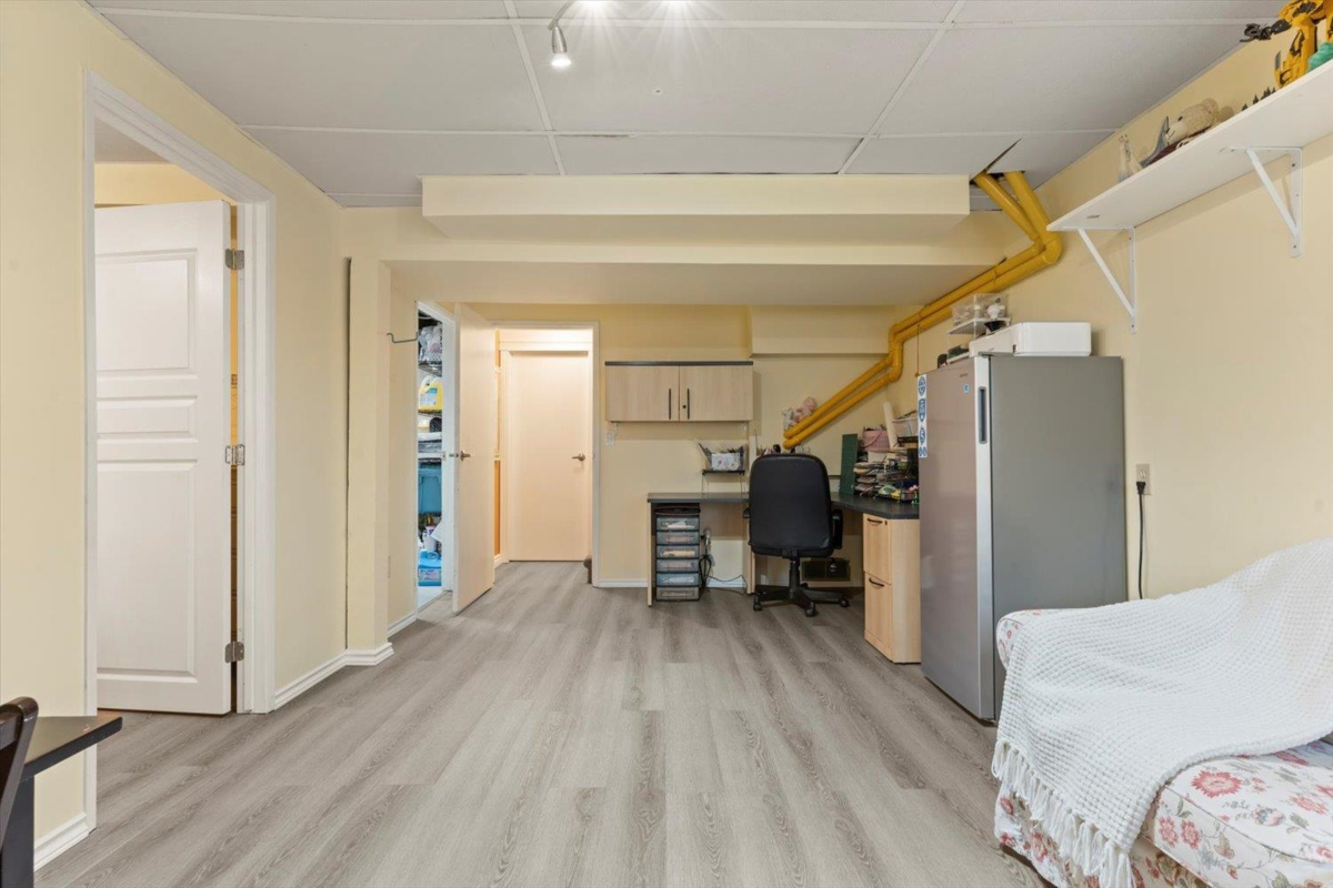 Outdoor Deck Photo of 2 33951 Marshall Road, Abbotsford, BC