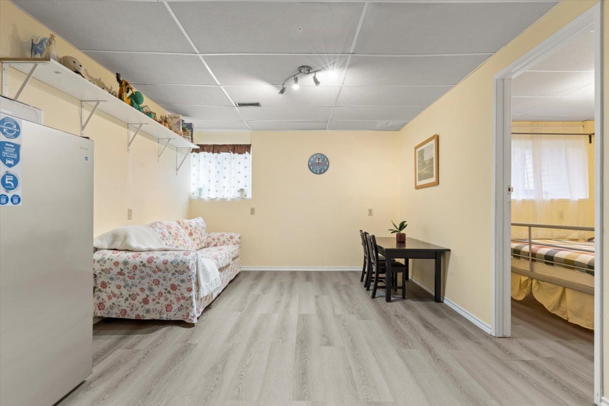 Outdoor Patio Photo of 2 33951 Marshall Road, Abbotsford, BC