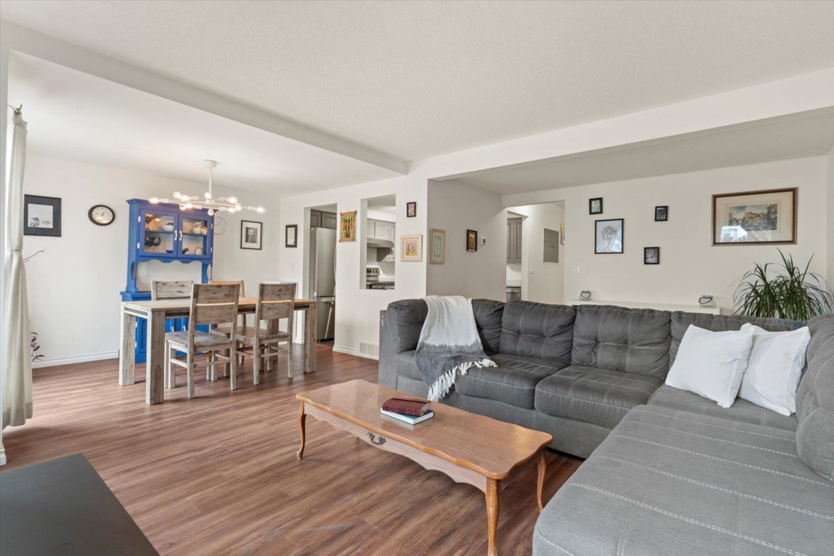 Primary Bedroom Photo of 2 33951 Marshall Road, Abbotsford, BC