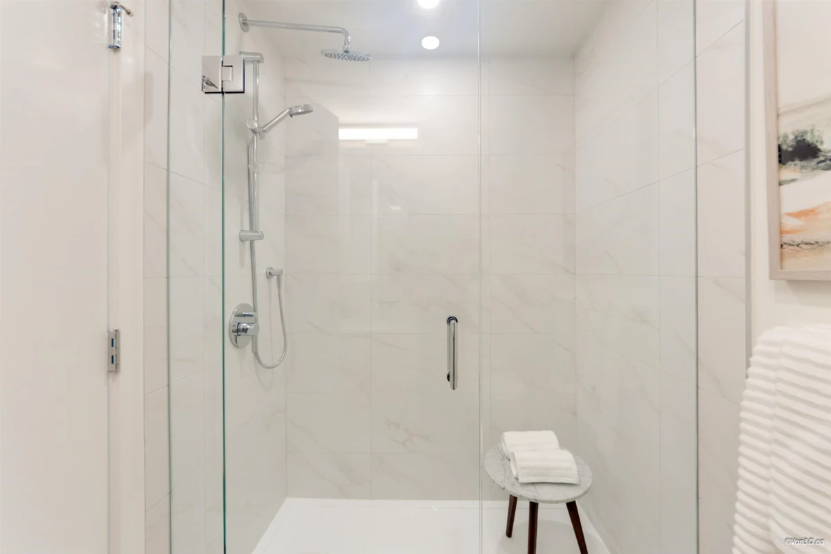 Primary Bathroom Photo of 2707 308 Alderson Avenue, Coquitlam, BC