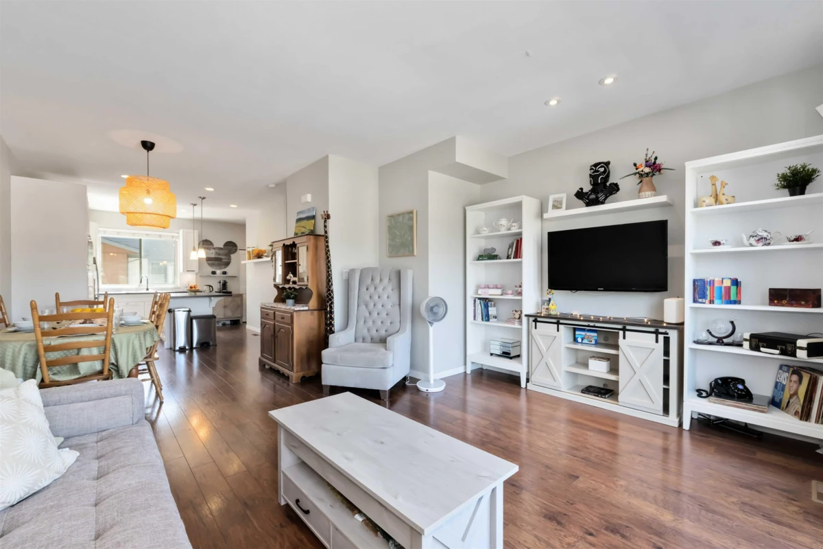 Dining Area Photo of 76 34248 King Road, Abbotsford, BC