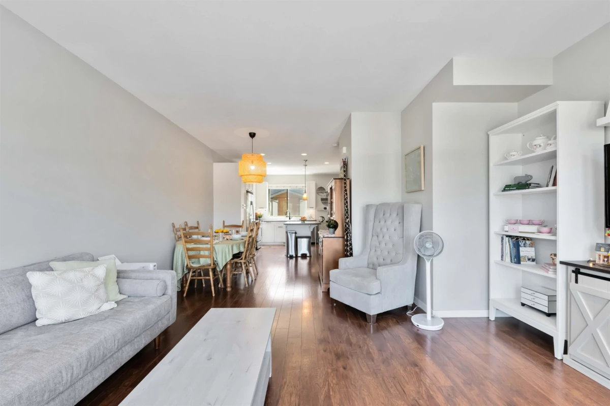 Kitchen Island Photo of 76 34248 King Road, Abbotsford, BC