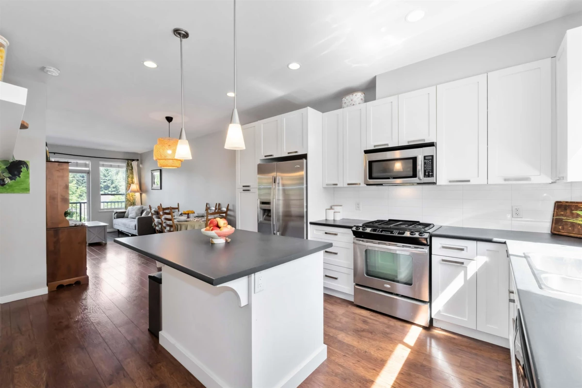 Primary Bathroom Photo of 76 34248 King Road, Abbotsford, BC