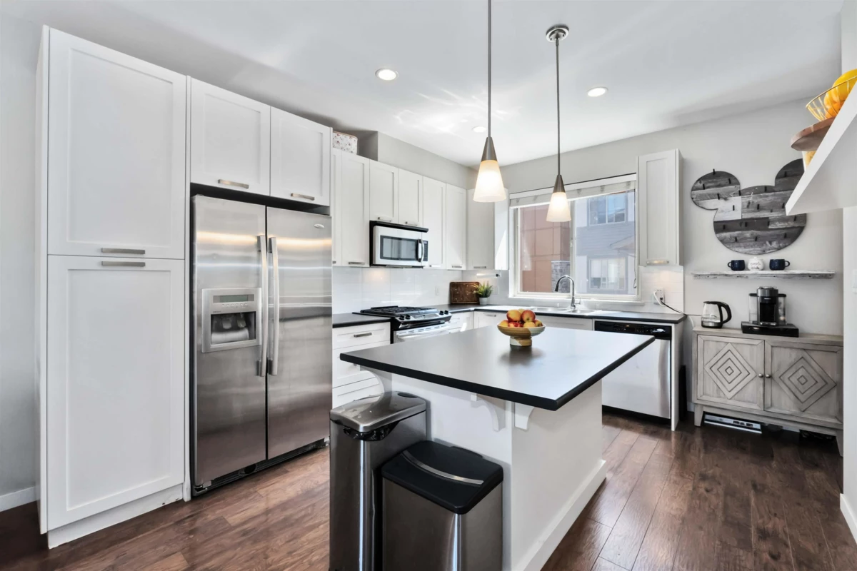 Walk-In Closet Photo of 76 34248 King Road, Abbotsford, BC