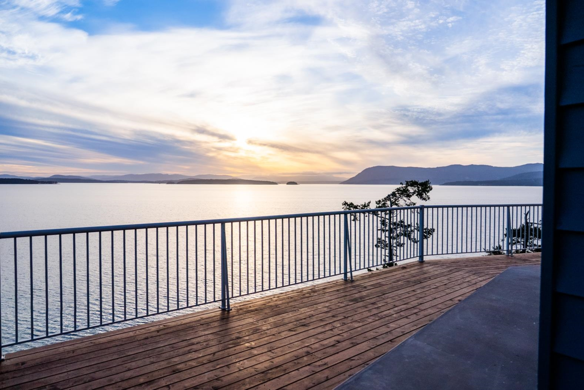 Dining Area Photo of 37189 Schooner Way, Pender Island, BC