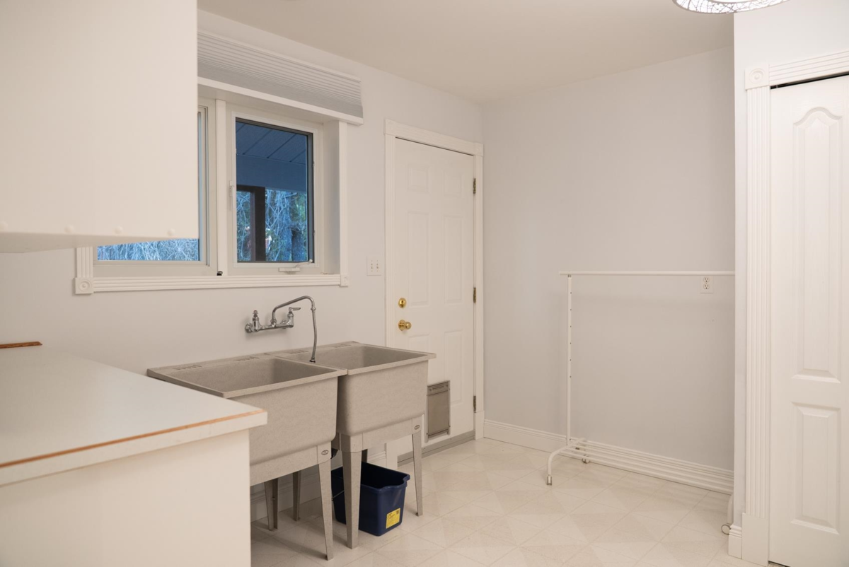 Garage Interior Photo of 37189 Schooner Way, Pender Island, BC