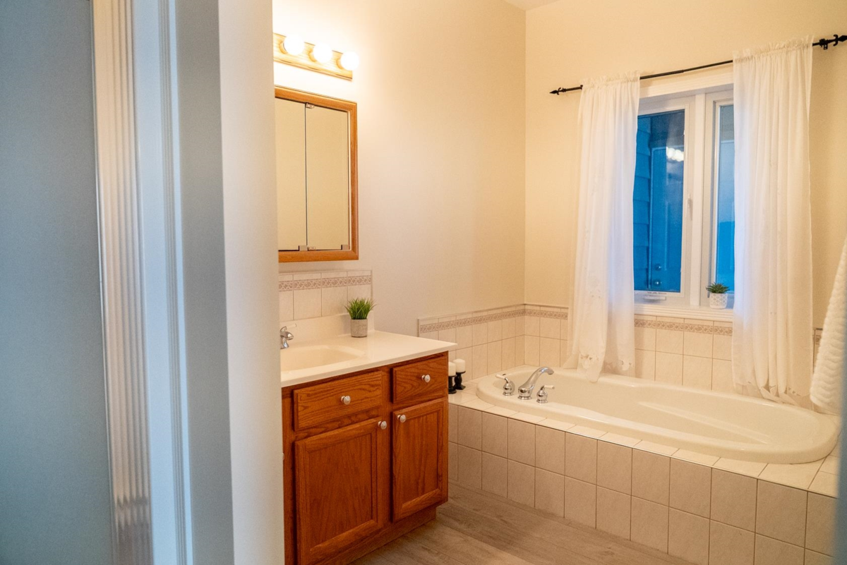 Outdoor Kitchen Photo of 37189 Schooner Way, Pender Island, BC