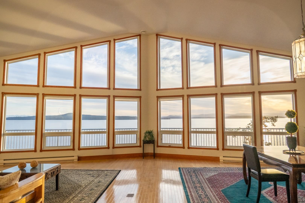 Primary Bathroom Photo of 37189 Schooner Way, Pender Island, BC