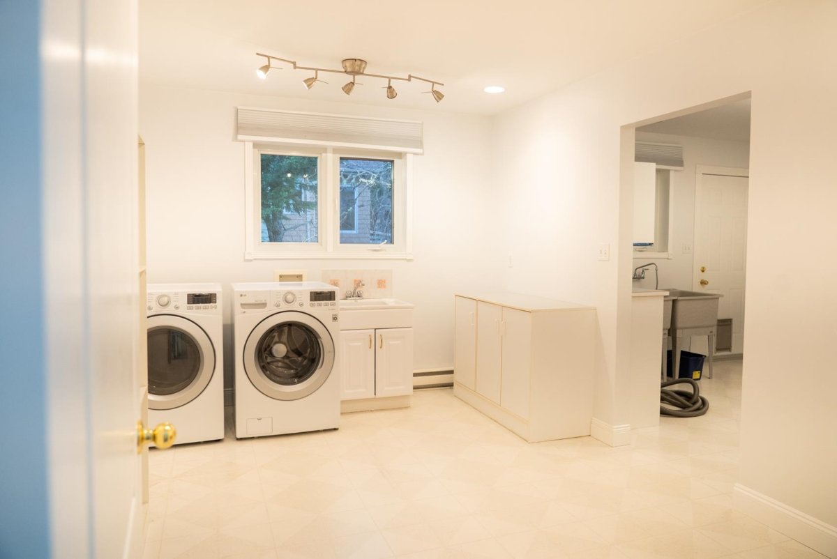 Staircase Photo of 37189 Schooner Way, Pender Island, BC