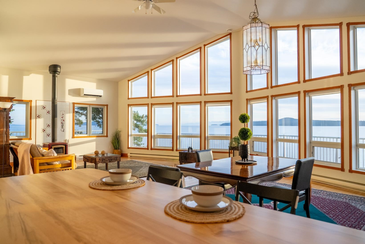 Walk-In Closet Photo of 37189 Schooner Way, Pender Island, BC