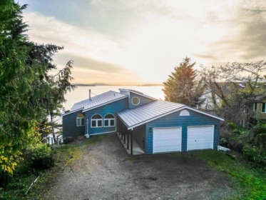 Living Room Photo of 37189 Schooner Way, Pender Island, BC