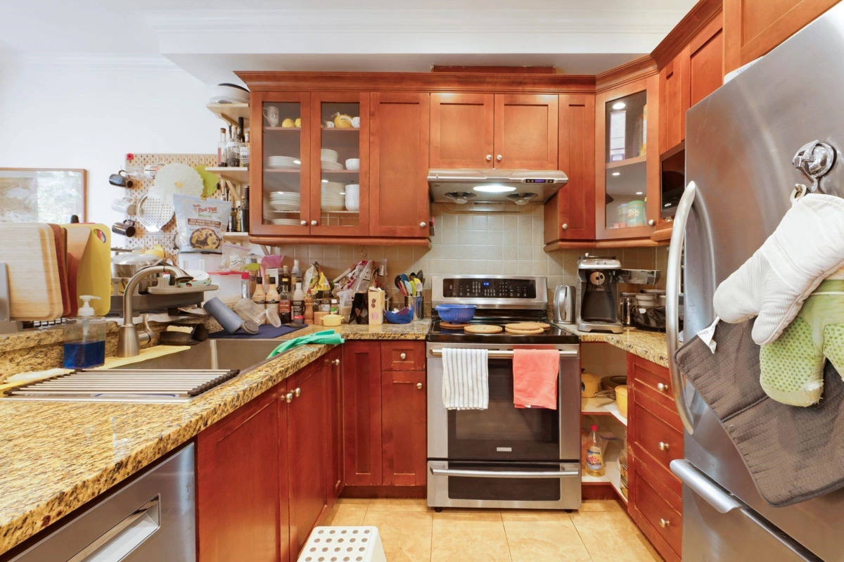 Breakfast Nook Photo of 201 75 N Renfrew Street, Vancouver, BC