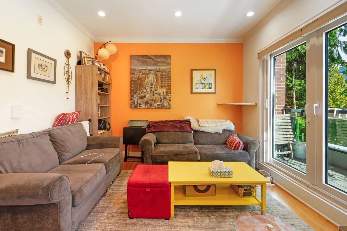 Dining Area Photo of 201 75 N Renfrew Street, Vancouver, BC