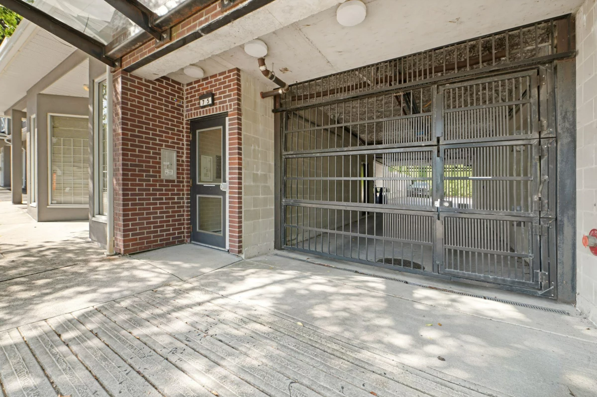 Family Room Photo of 201 75 N Renfrew Street, Vancouver, BC
