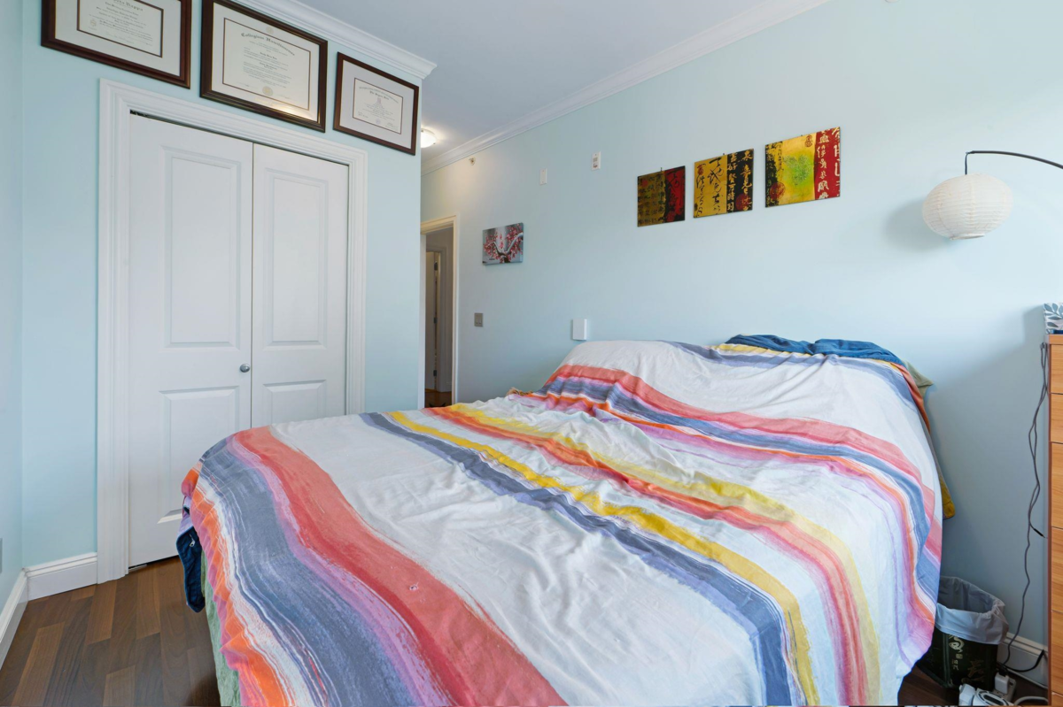 Guest Bathroom Photo of 201 75 N Renfrew Street, Vancouver, BC