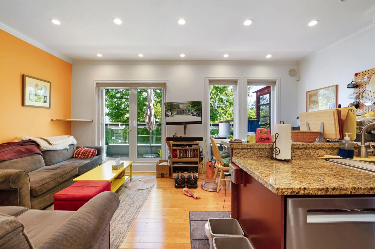 Kitchen Photo of 201 75 N Renfrew Street, Vancouver, BC