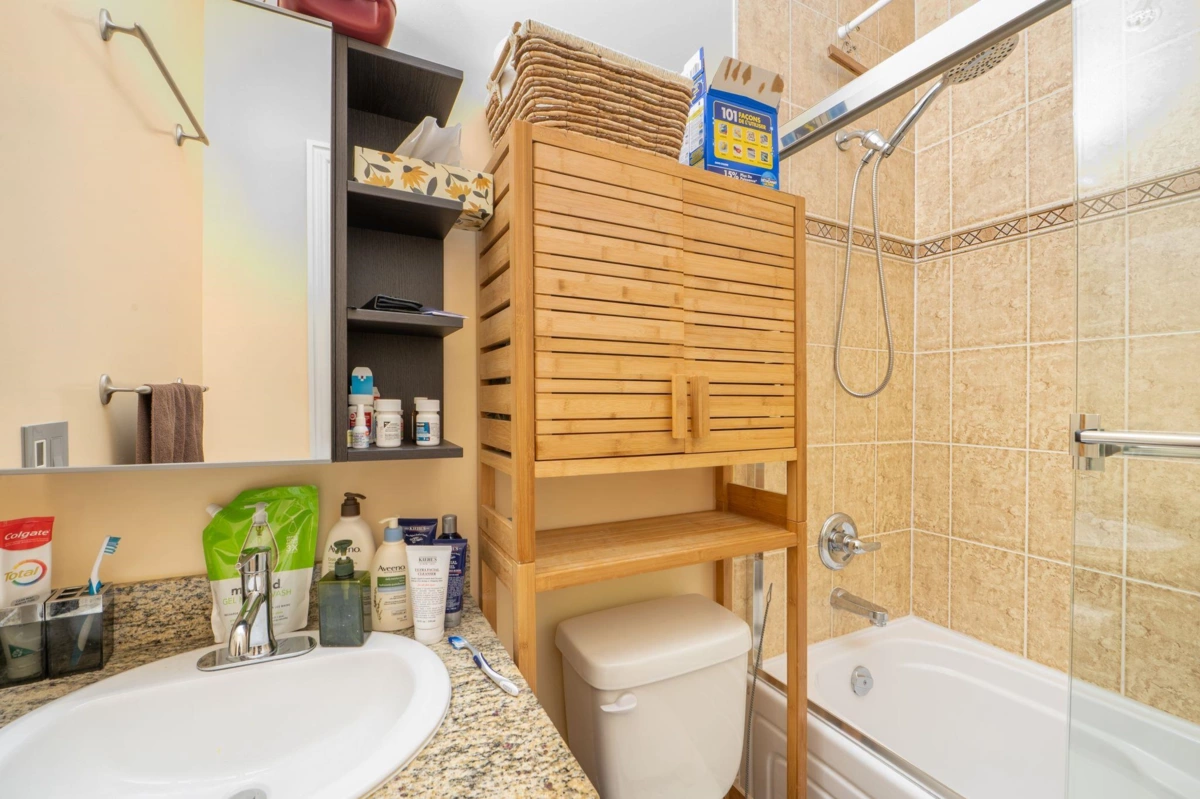Laundry Room Photo of 201 75 N Renfrew Street, Vancouver, BC
