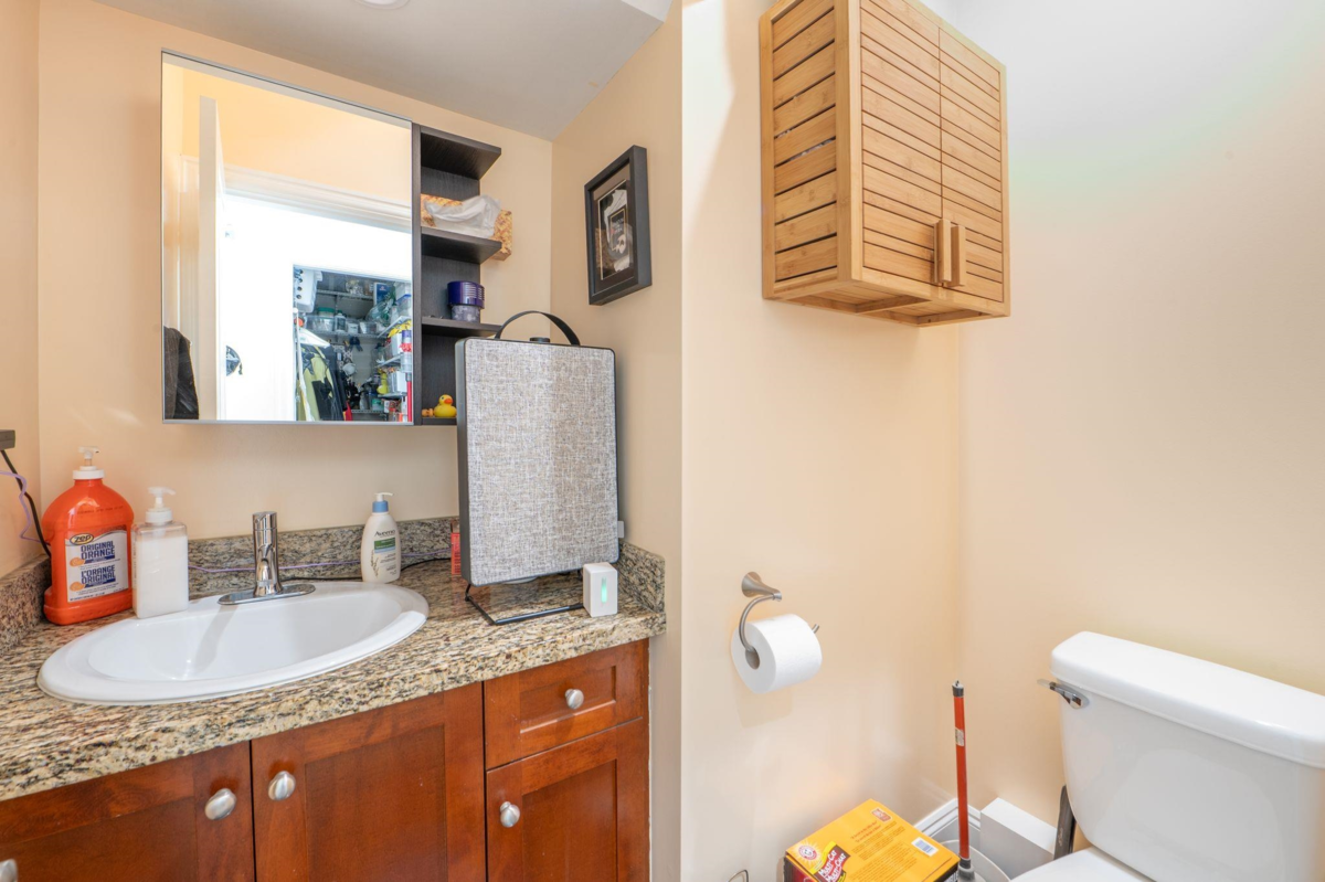 Loft / Bonus Room Photo of 201 75 N Renfrew Street, Vancouver, BC