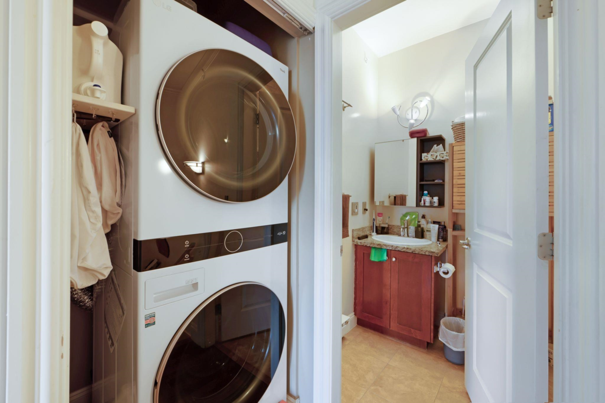 Mudroom Photo of 201 75 N Renfrew Street, Vancouver, BC