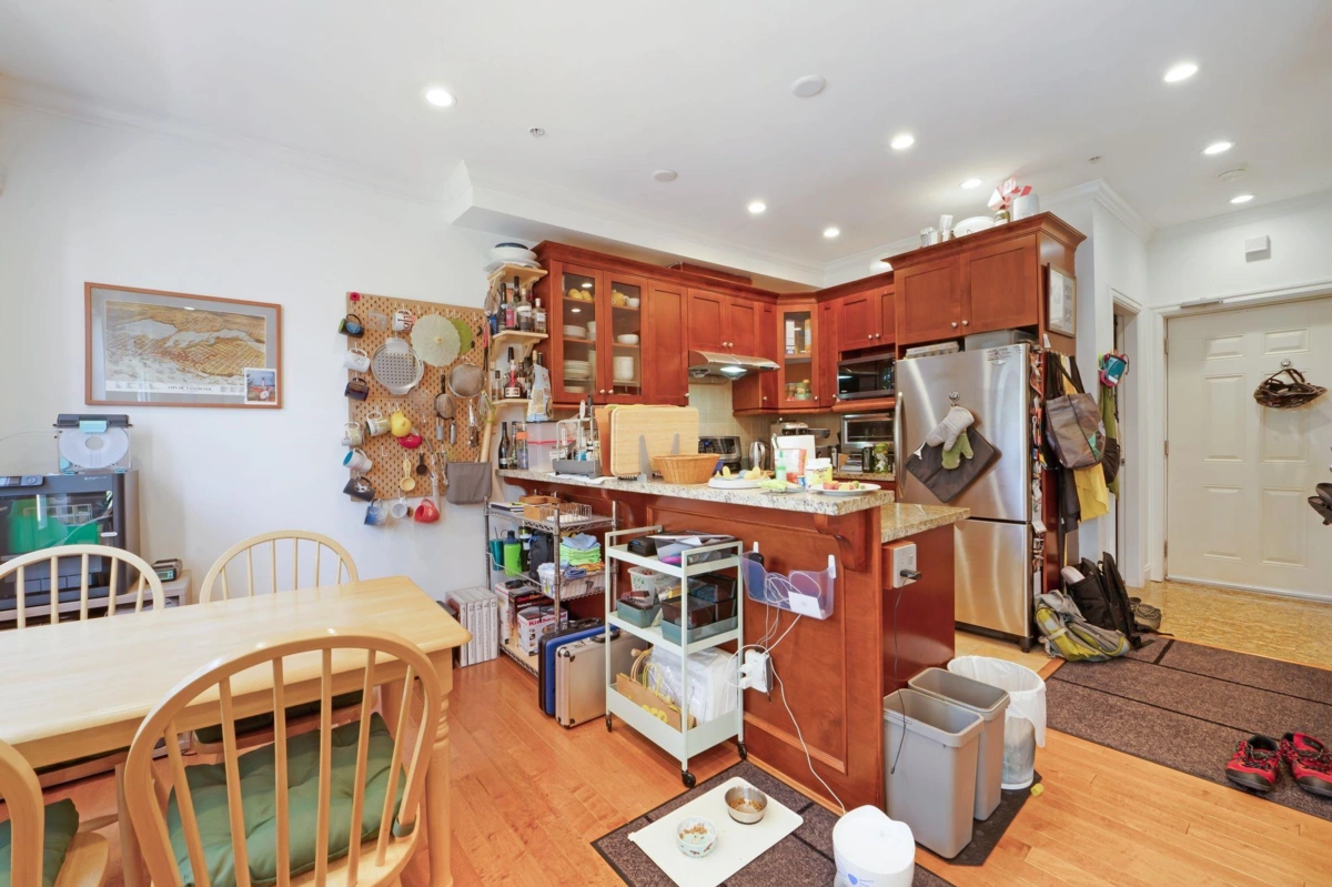 Primary Bathroom Photo of 201 75 N Renfrew Street, Vancouver, BC