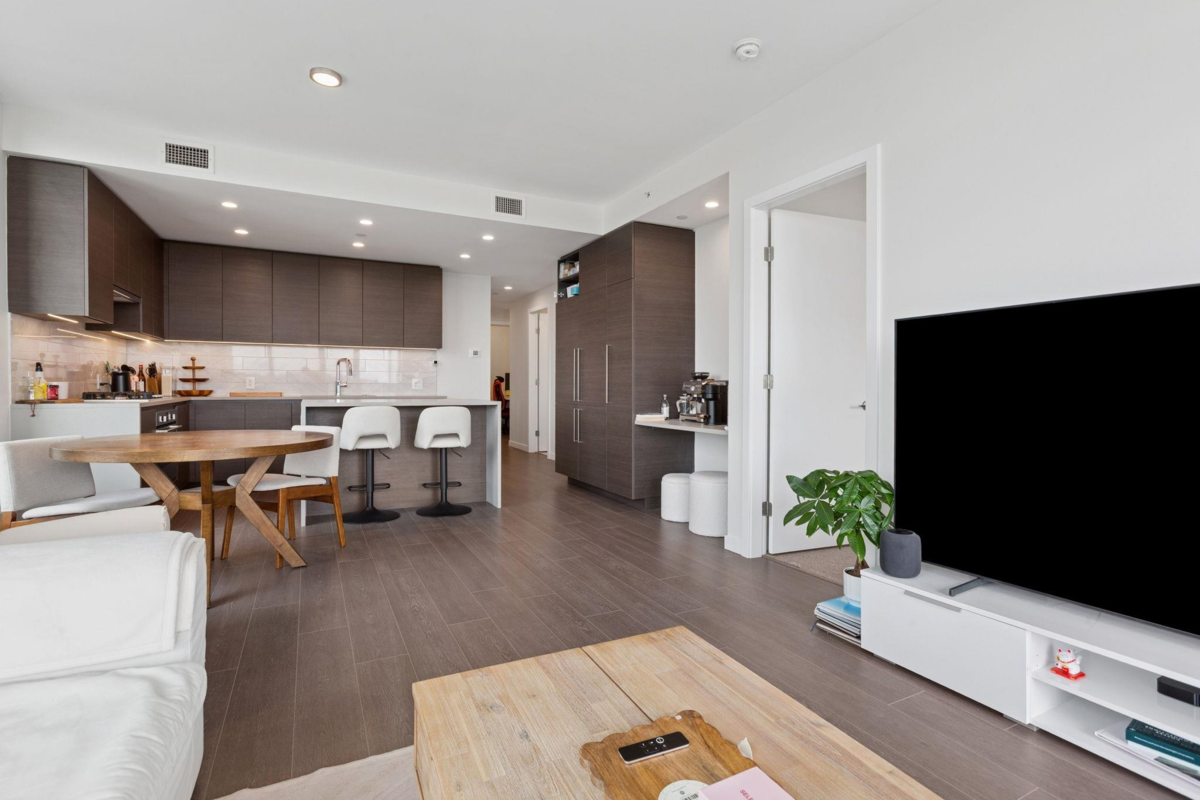 Dining Area Photo of 1305 2186 Gilmore Avenue, Burnaby, BC