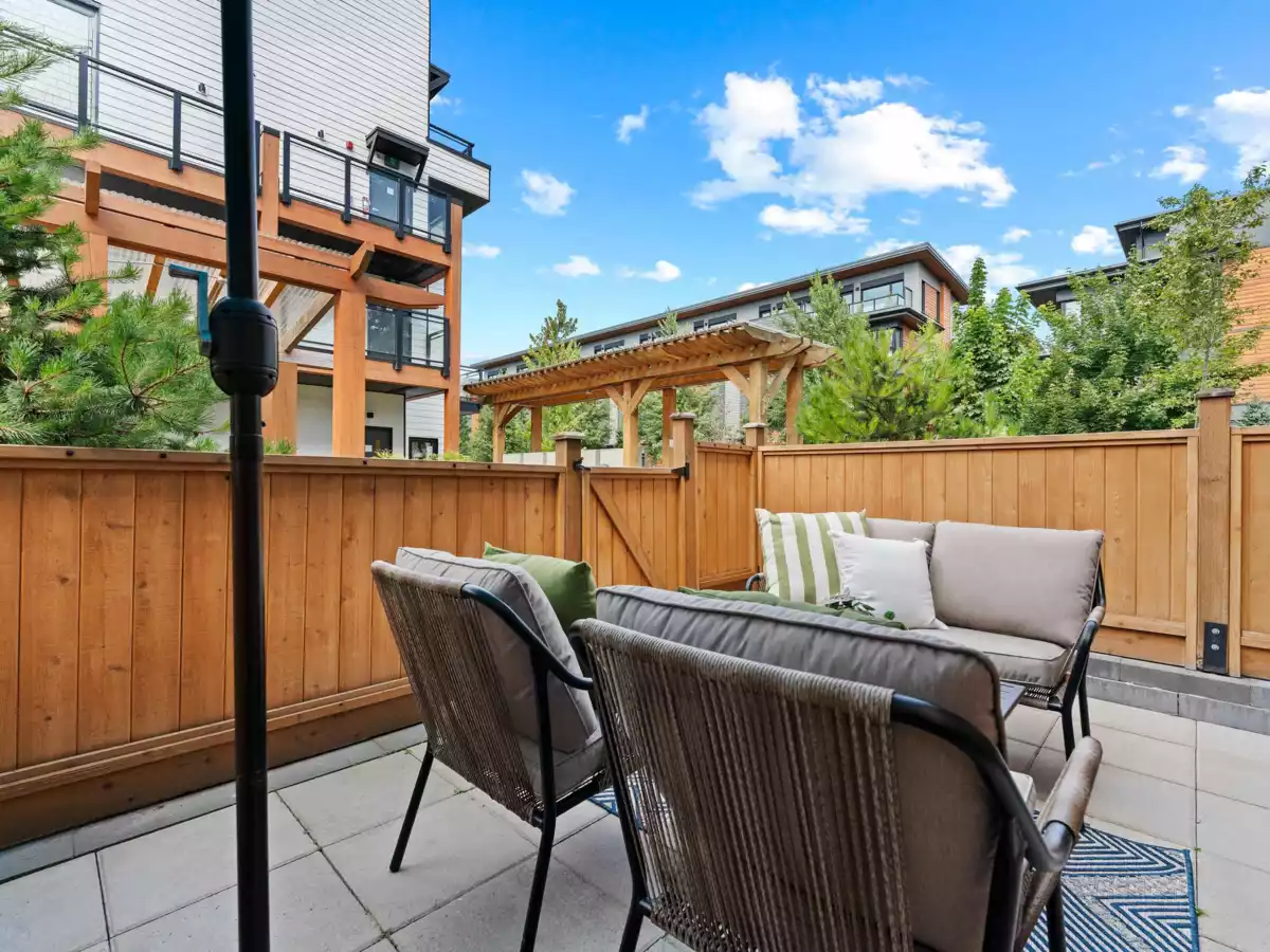 Basement Recreation Room Photo of 161 565 E 2nd Street, North Vancouver, BC