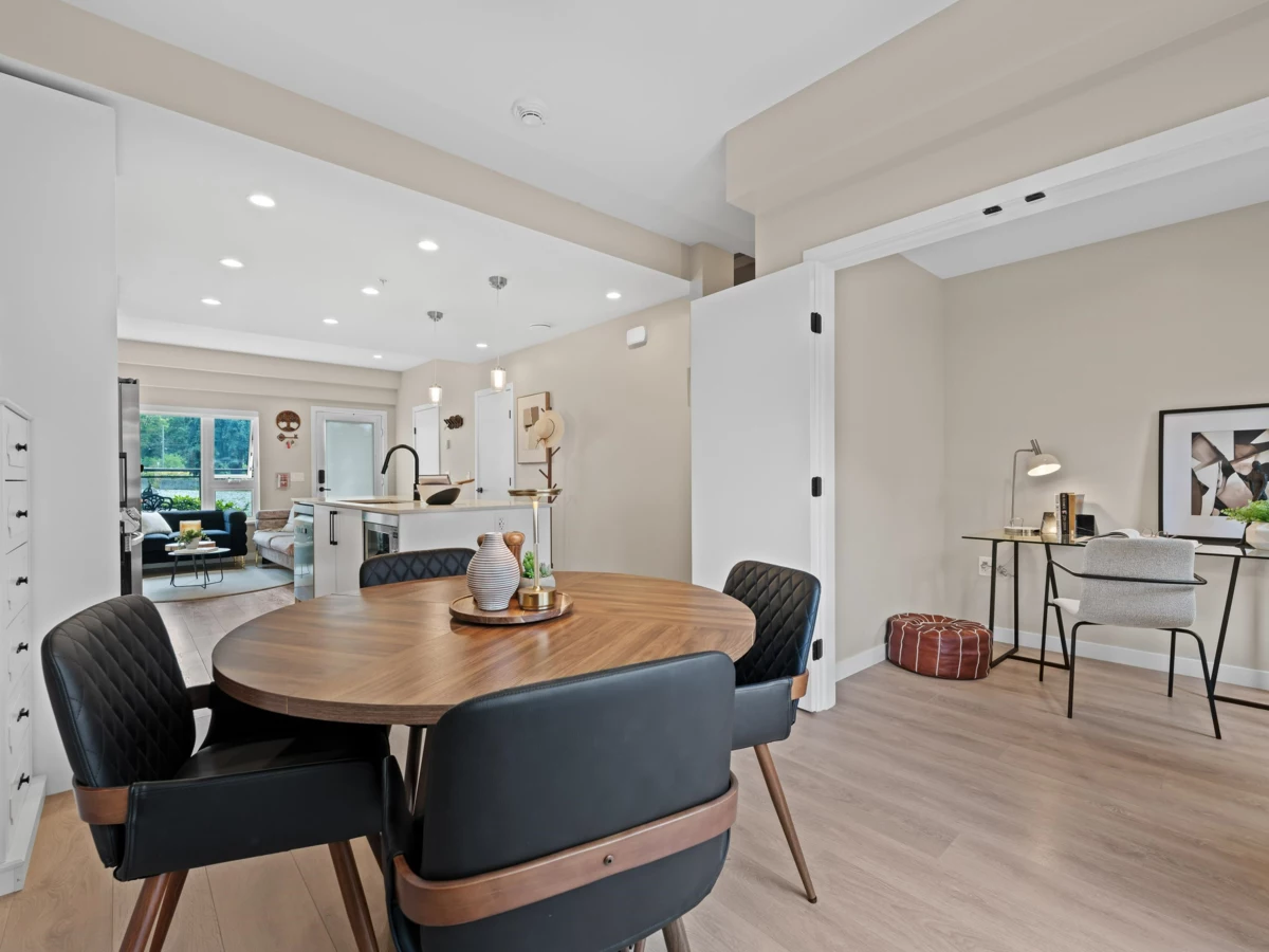 Bedroom 3 Photo of 161 565 E 2nd Street, North Vancouver, BC