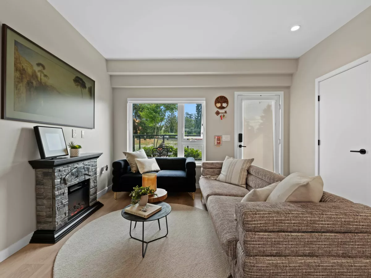 Dining Area Photo of 161 565 E 2nd Street, North Vancouver, BC