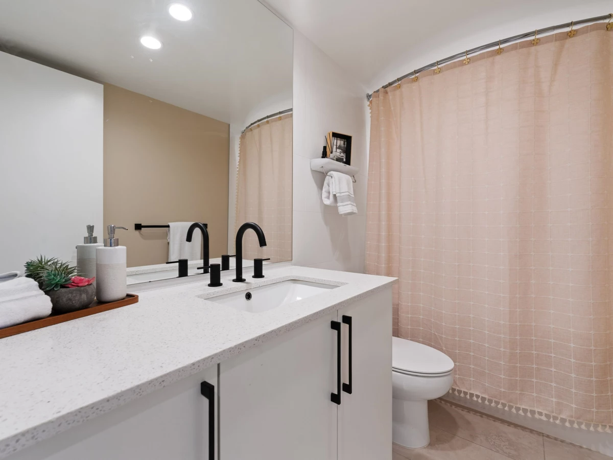 Garden / Landscaping Photo of 161 565 E 2nd Street, North Vancouver, BC