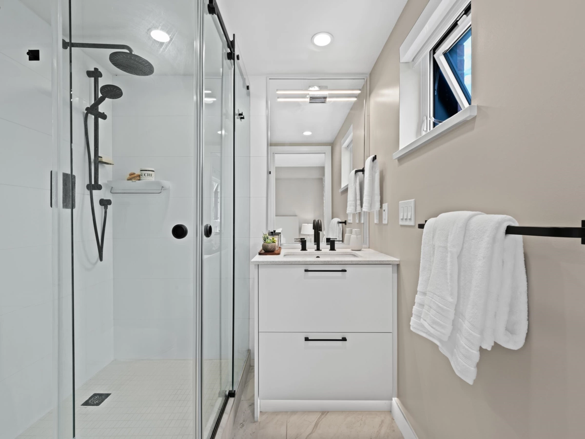 Outdoor Deck Photo of 161 565 E 2nd Street, North Vancouver, BC