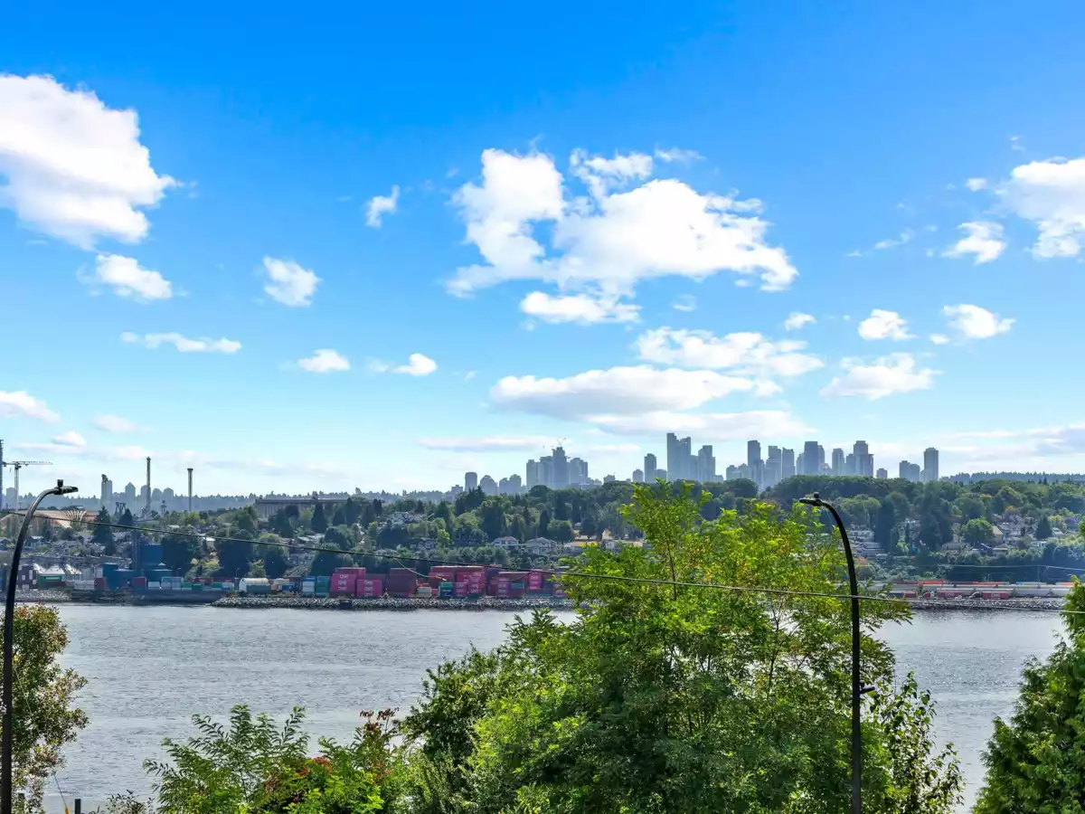 Outdoor Kitchen Photo of 161 565 E 2nd Street, North Vancouver, BC