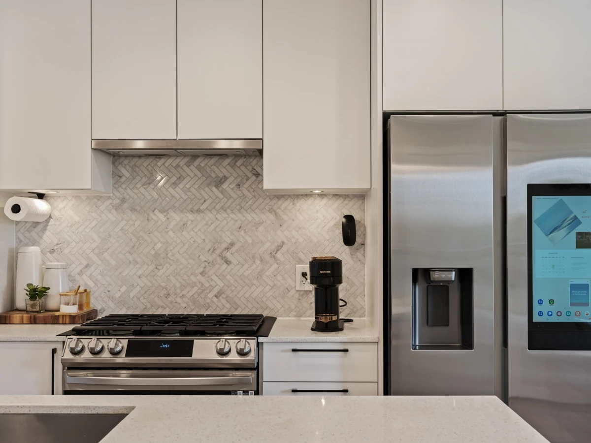 Primary Bathroom Photo of 161 565 E 2nd Street, North Vancouver, BC