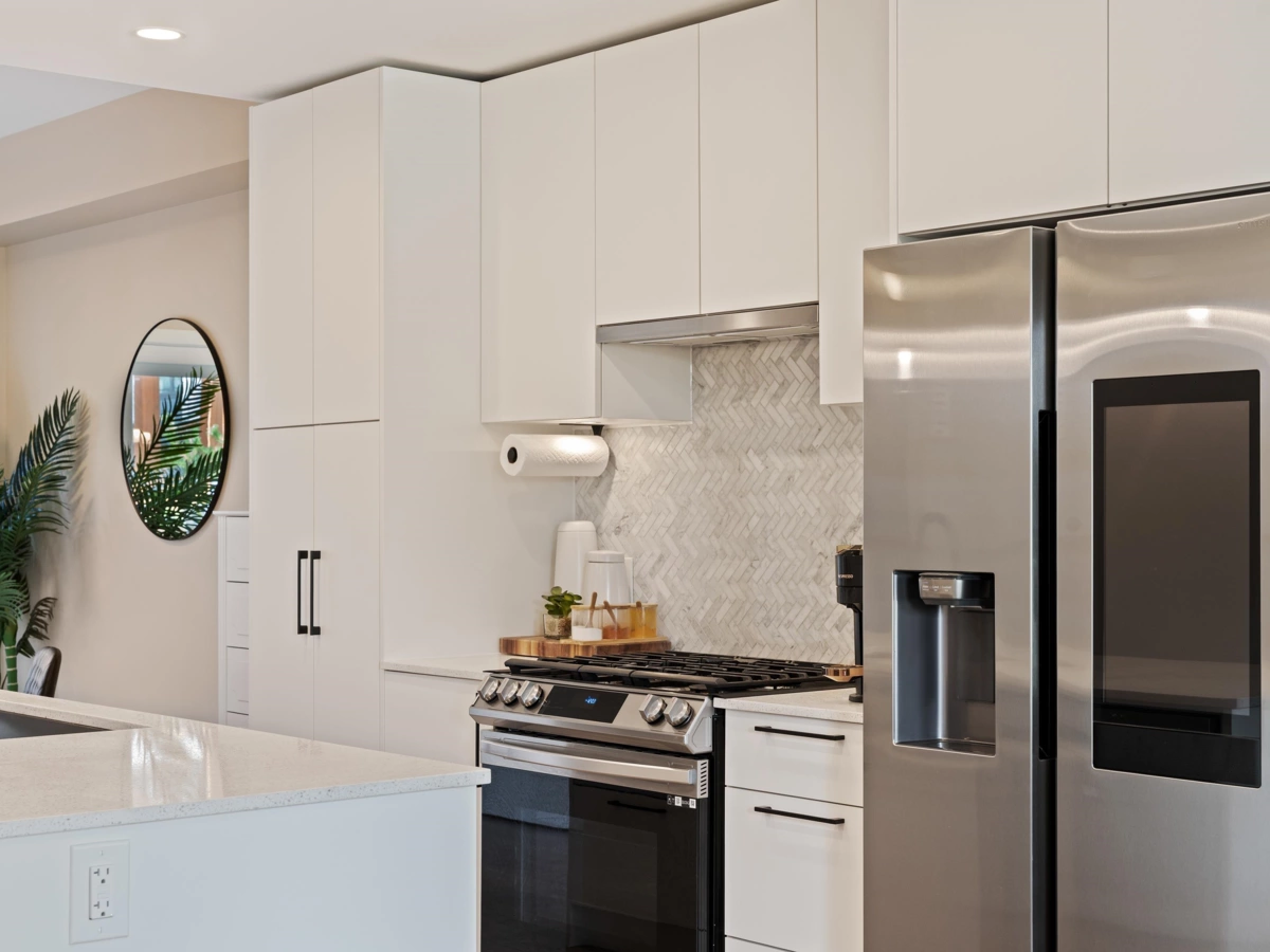 Primary Bedroom Photo of 161 565 E 2nd Street, North Vancouver, BC