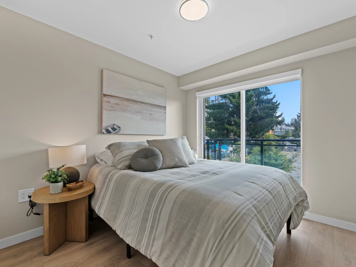 Swimming Pool Photo of 161 565 E 2nd Street, North Vancouver, BC