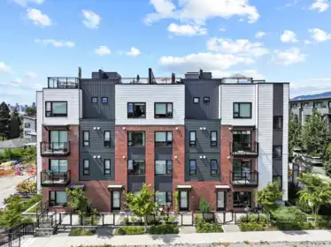 161 565 E 2nd Street, North Vancouver, BC, North Vancouver — Townhouse for sale