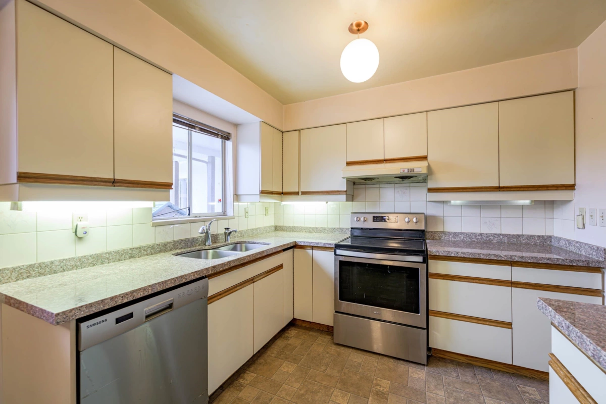 Breakfast Nook Photo of 8531 Ash Street, Richmond, BC