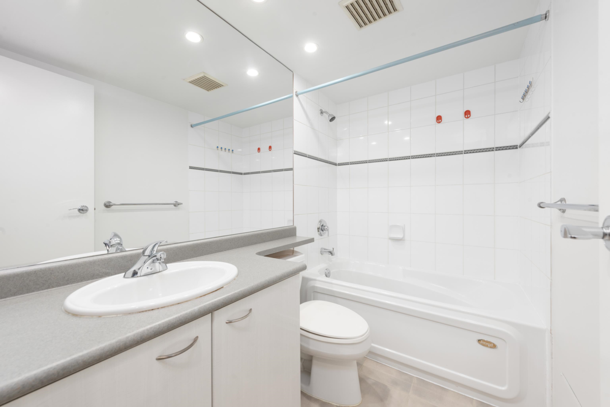 Walk-In Closet Photo of 608 6088 Willingdon Avenue, Burnaby, BC