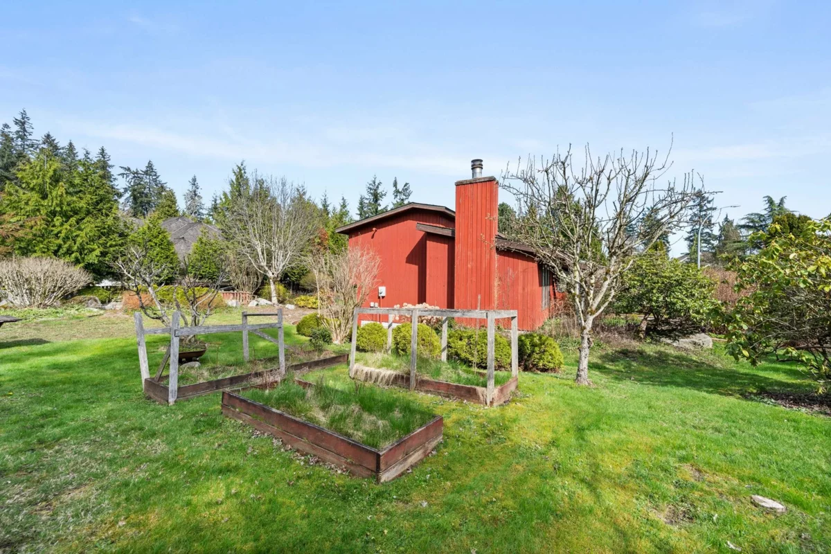 Basement Recreation Room Photo of 13201 23a Avenue, Surrey, BC