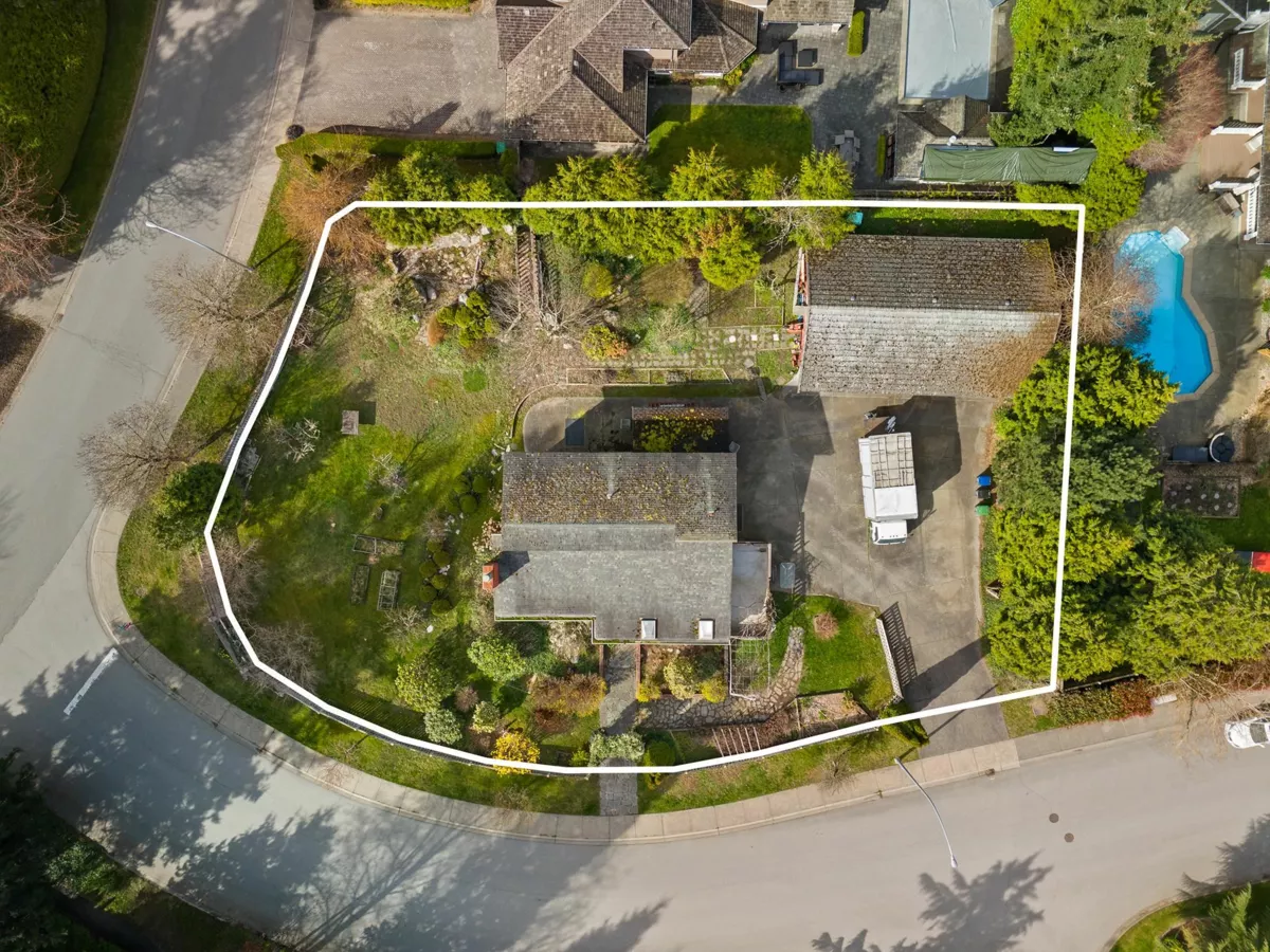 Entry Foyer Photo of 13201 23a Avenue, Surrey, BC