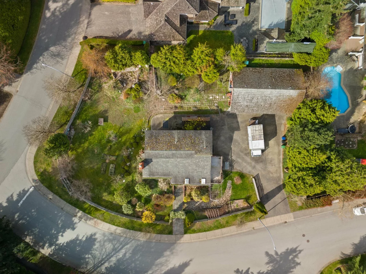 Hallway Photo of 13201 23a Avenue, Surrey, BC