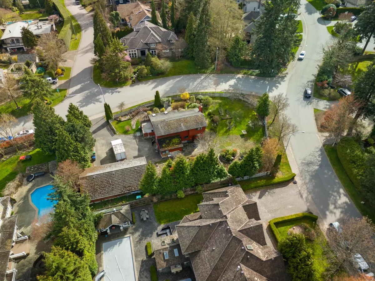 Kitchen Island Photo of 13201 23a Avenue, Surrey, BC