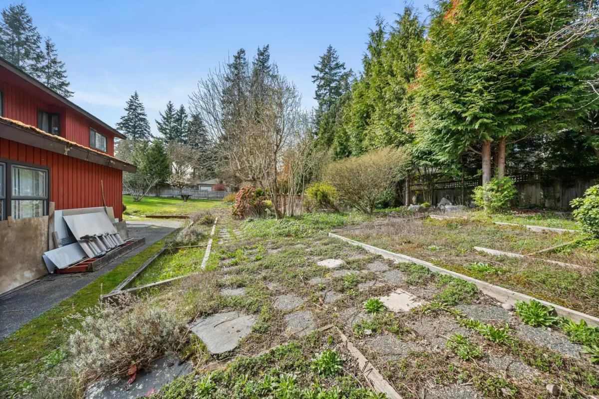 Powder Room Photo of 13201 23a Avenue, Surrey, BC