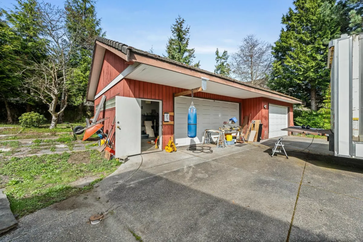 Primary Bathroom Photo of 13201 23a Avenue, Surrey, BC
