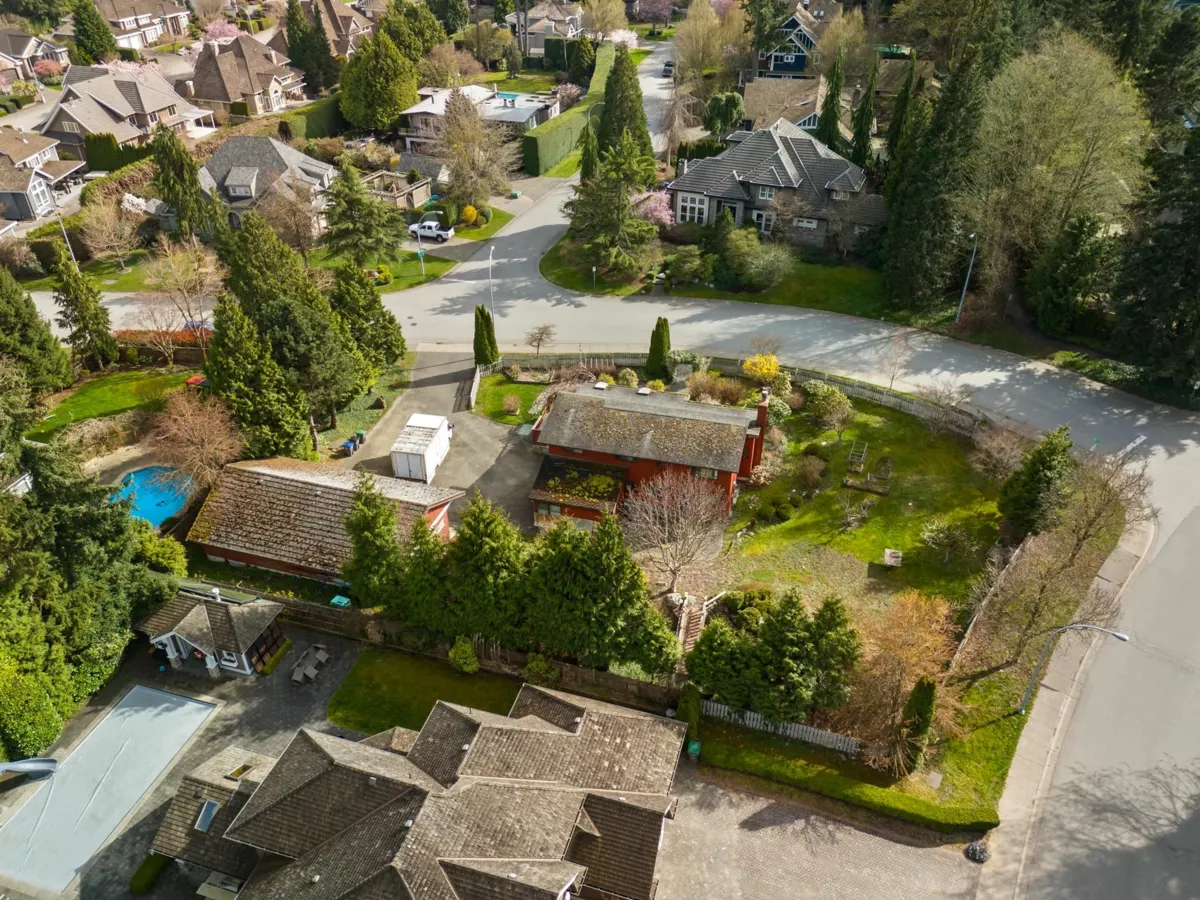 Staircase Photo of 13201 23a Avenue, Surrey, BC
