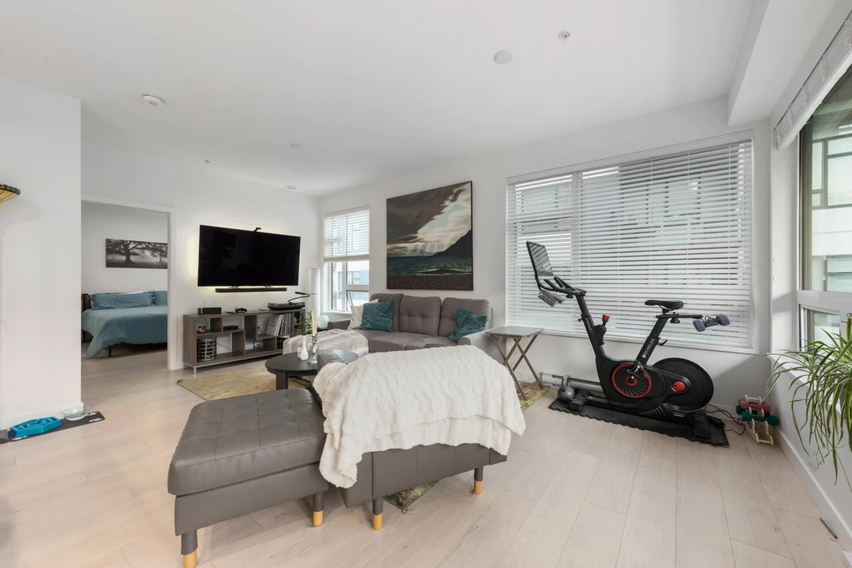 Dining Area Photo of 407 3018 St. George Street, Port Moody, BC