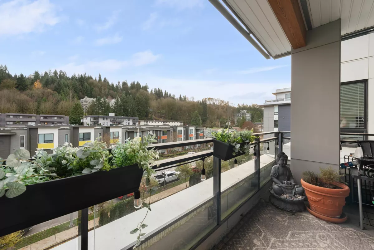 Office / Den Photo of 407 3018 St. George Street, Port Moody, BC