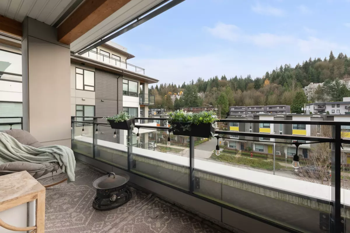 Powder Room Photo of 407 3018 St. George Street, Port Moody, BC