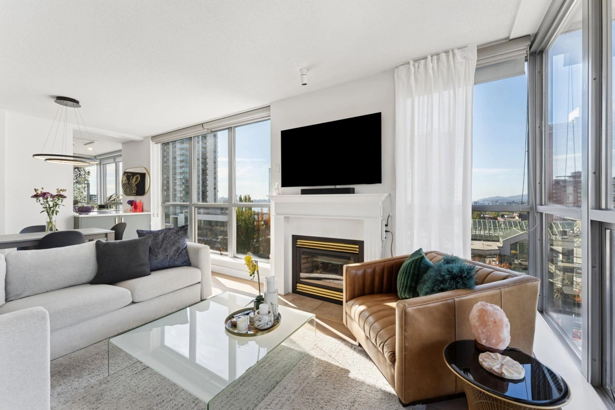 Breakfast Nook Photo of 601 108 E 14th Street, North Vancouver, BC