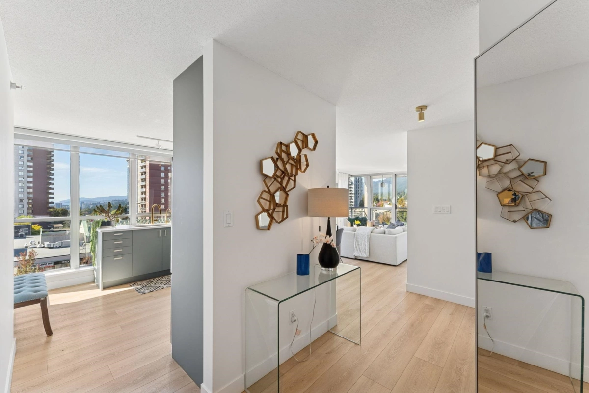 Guest Bathroom Photo of 601 108 E 14th Street, North Vancouver, BC